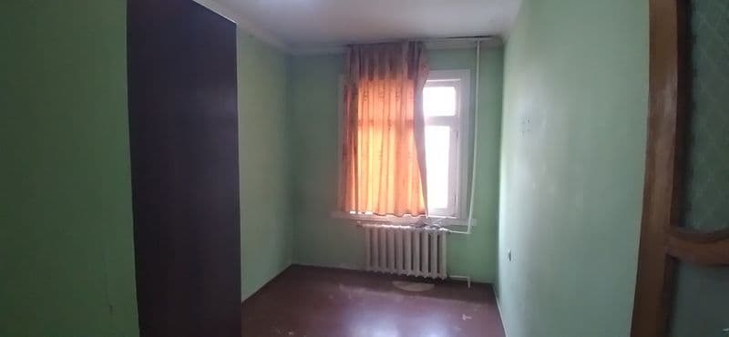 Без ремонта чистая квартира,пустая,частично с мебелью,комнат — фото 2