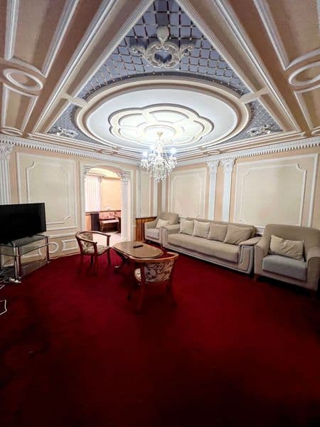 Mirzo Ulugʻbek tumani Yunus Rajabiy metro yaqinida joylashga