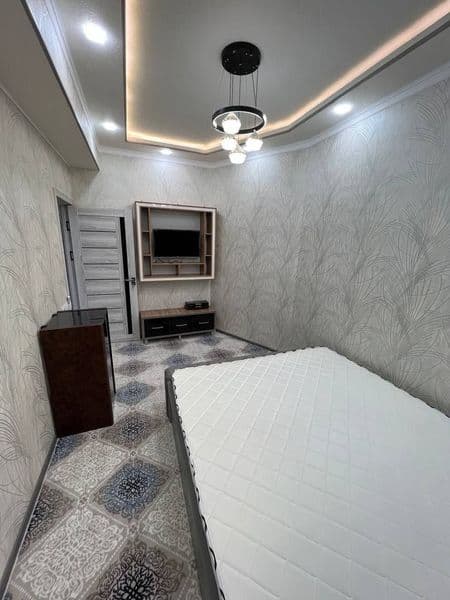 Юнусабад 4<br />
Ор-р:  шох сарой <br />
ком 2<br />
этаж 9<