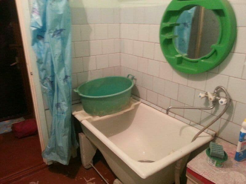 Квартира находиться вдоль дороги,развитая инфраструктура,ряд — фото 3