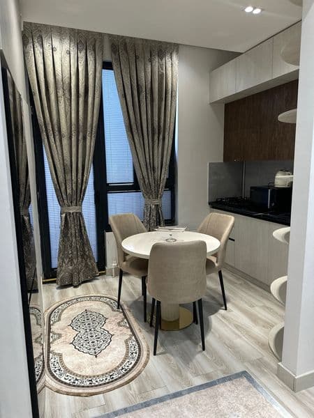 Сдаю однокомнатную студию квартиру в центре города на улице 