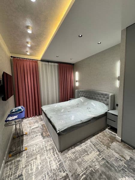 Квартира полностью обставлена мебелью и техникой звоните ест