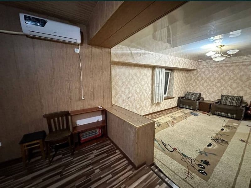 Квартира чистая <br />
Сдаётся на долгий срок <br />
Все под