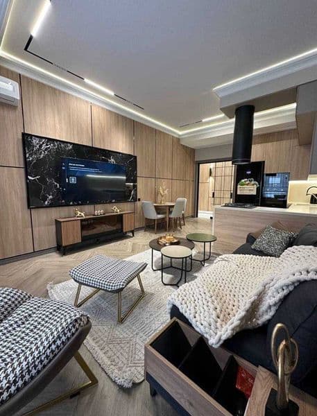 Жилой комплекс: Kazahstan<br />
Комнат: 3<br />
Этаж: 2<br /