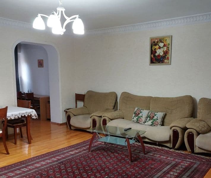 ДАРХАН.<br />
Большая квартира 87кв.м.<br />
СПЕЦПЛАН. ЛИФТ.