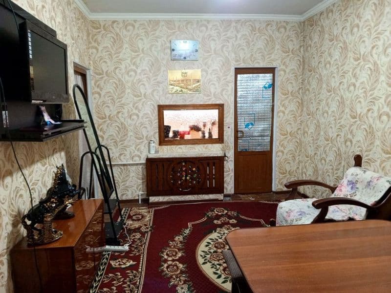 Kavartira ikki xonali. Faqat qizlar uchun. Novza metroga 5 d