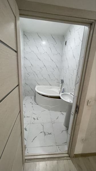 3 xonali uy ijaraga beriladi. Kvartirada gaz plita va kondit — фото 4