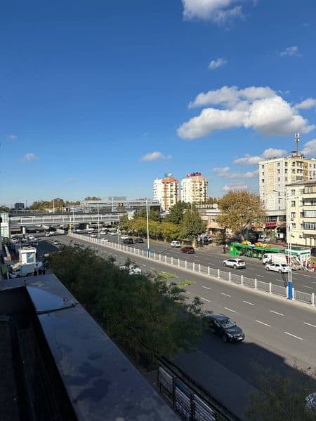 Чилонзор район<br />
Новза метро якинида<br />
4/4/5<br />
К