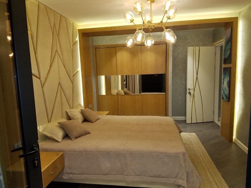 Ц-1 за кафе Бибигон рядом экопарк<br />
3-комн 2-этаж 4-этаж