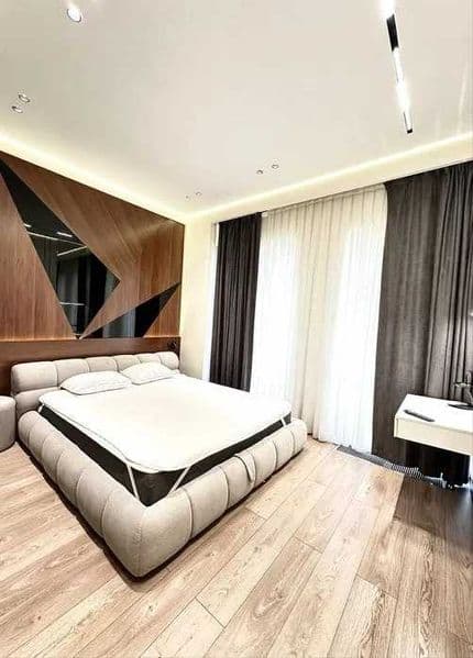 Район: Мирабадский<br />
Адрес: метро Айбек<br />
<br />
Ком