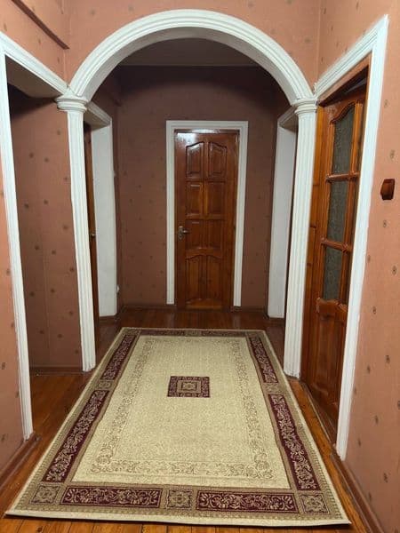 Сдается просторная 4-комнатная квартира общей площадью 104 к