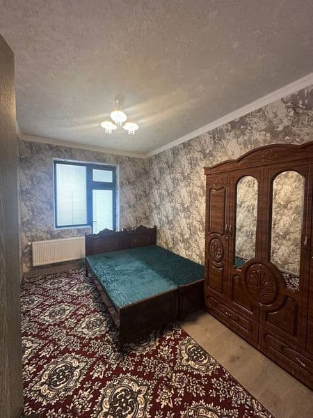 Olmazor tumani<br />
 Beruniy metro bekati<br />
Метро ёнида