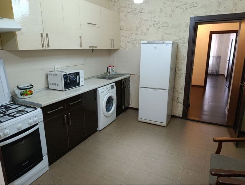 Без маклера.<br />
<br />
Сдаётся 3-х комнатная квартира на  — фото 2