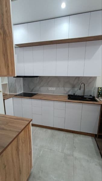 Акай Сити <br />
Никто не жил<br />
Сдаётся на долгий срок<b