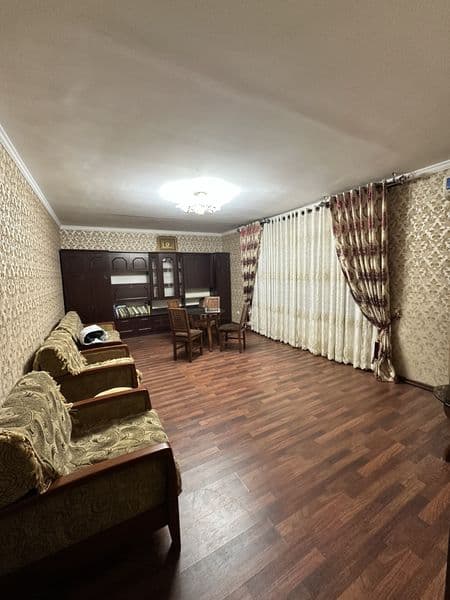 Сдается квартира с мебелью на Ц-1. 4/2/5<br />
Ориентир Eco-