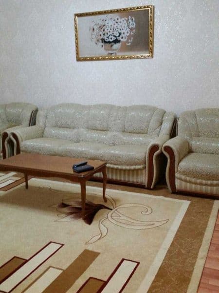 ЦУМ, возле Сената, своя,<br />
2/2/4<br />
800 дол.<br />
+9