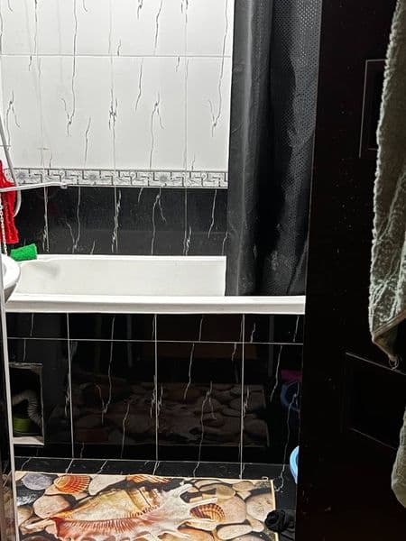 Yashnobod tumani Olmos metro bekatida 4 xona uyning  bitta x