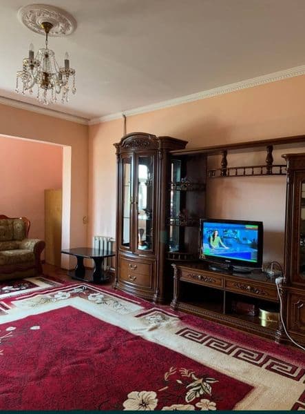 Срочно кизлага кв бор<br />
Яккасарой РОВД<br />
2та киз оли