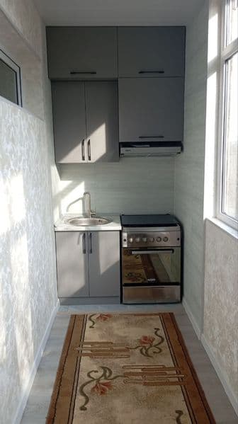 13 kvartil ahmaddonish orqasida 1 hona 2 hona qilingan mebil