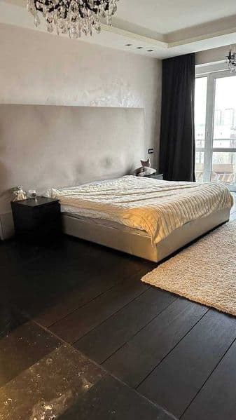 2 комнатную квартиру на 6 этаже,<br />
В квартире есть все н