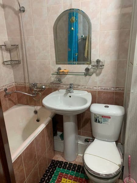 3- х комнатная.  Буз-2.  Кафе" Тараканчик ".4 этаж. Рядом Эк — фото 4