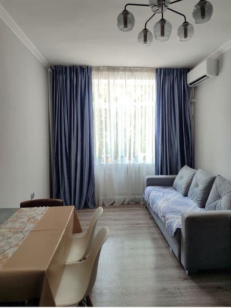 Срочно сдается однокомнатная квартира в бывшем общежитии в ц