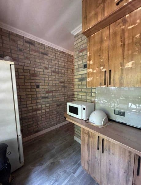 Сдам квартиру на рисовом <br />
330<br />
1в2/3/4<br />
СЕРГ