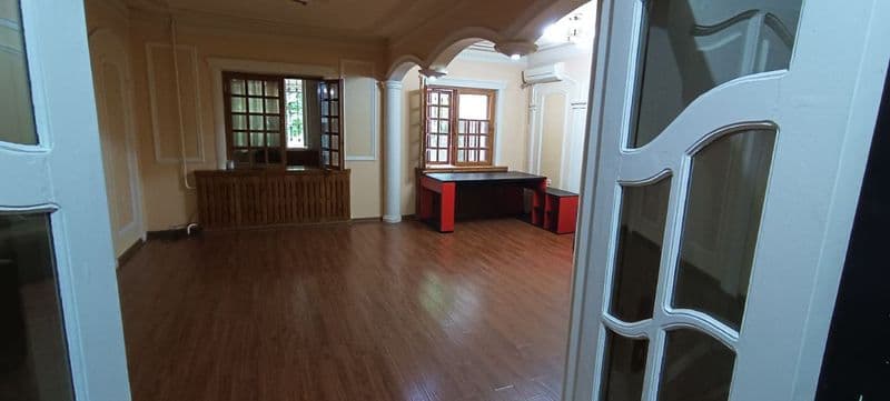 Сдается 4x комнатная квартира на Ахмад Югнаки на долгий срок