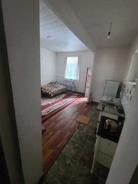 Сергели машина бозор рупарасидаги махаллада жойлашган Бир хо