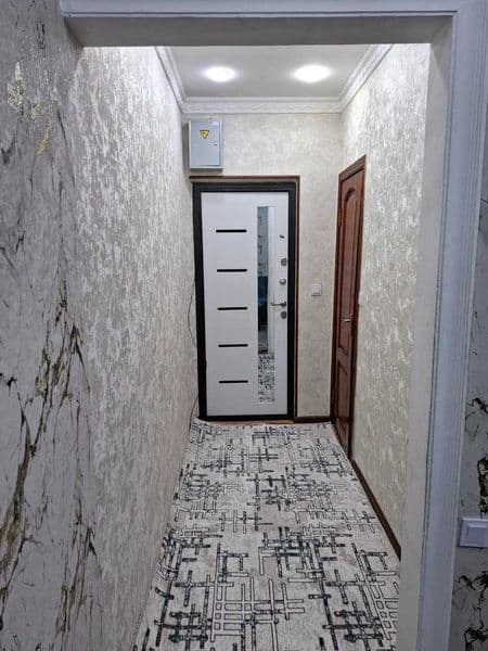 - Аренда 2в3 комнатная, 3 этаж 4 этажного дома,  чистая, с р