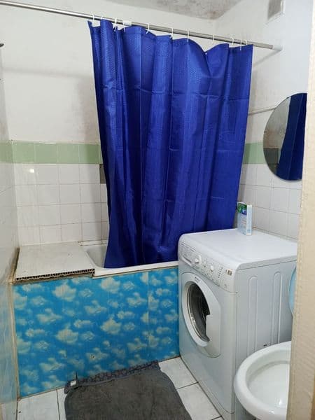 Болларга <br />
<br />
ЦУМ  <br />
<br />
Касманавт метро<br