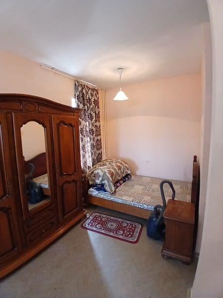 Квартира с неплохим ремонтом.<br />
Полностью укомплектована