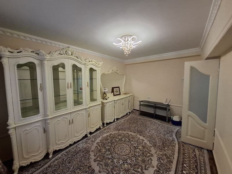 Аренда оилавий 2 хона Тинчлик ва Беруний метро ортасида