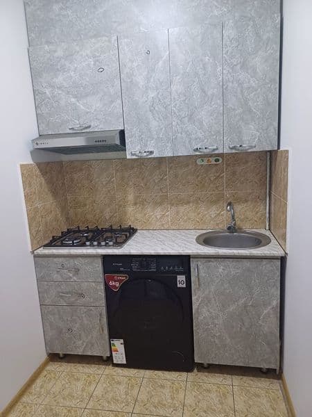 Срочно сдаётся 2× этажный коттедж с 2 комнатная <br />
Со вс — фото 4