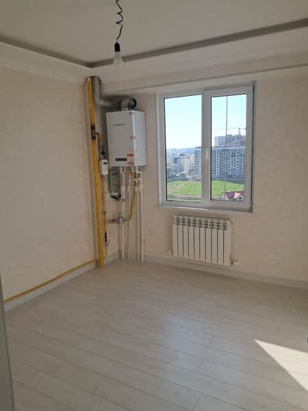 3 хона 56 м² Рохат кругидан 500 метр метрога якин. Хеч ким я