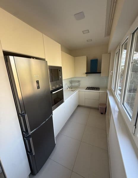 Сдаётся в аренду 3- комнатная квартира укомплектована в цент