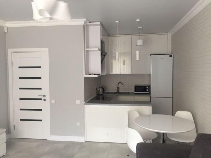 Сдается в центре 2/5/5 на Дружбе Народов евро квартира Звони