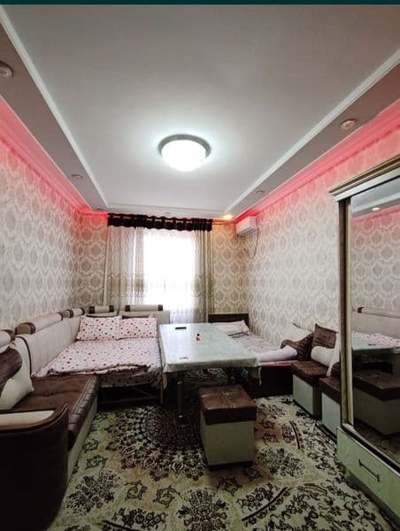 Метро шахристон 1 та хонага 2 та одам олинади , бирта хонада