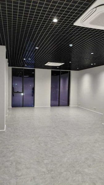 Сдаётся в аренду офис 63 м*2 новая здания , свежий ремонт с  — фото 2