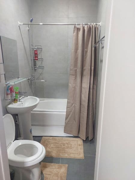 Сдаётся 1 комнатная квартира со всеми удобствами по остальны