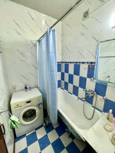 Сдаётся в аренду комфортная 1-комнатная квартира на 1 этаже.