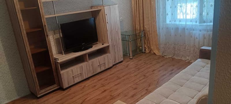 Срочня сдается квартира мирободские район квартиру. 1 остано