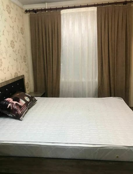 Арендага  1.хона  2.хонали  клинган ойлага берилади хамма ша