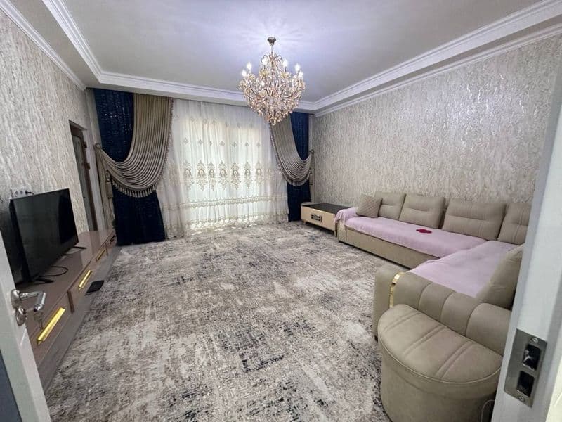 Квартира полностью обставлена мебелью и техникой звоните ест