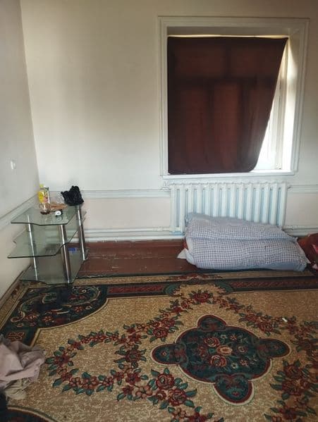 Арендага хонадон <br />
1хонаси  берилади шароитлари бор<br 