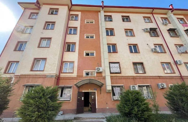 Sergili  3 bekat  yonida dom 3 xonali 2 xonasi bosh hamma sh