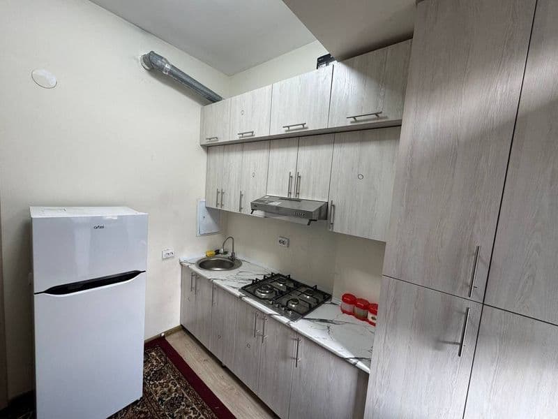 Chilonzor 21-kvartal kvartira bor <br />
2 xonali <br />
300