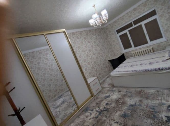 Qoraqamishdagi kvartira srochniy ijaraga beriladi.