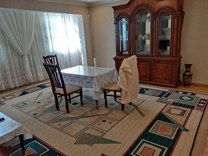 Аренда 2.хонали оилага берилади расмдаги уй хамма шароити бо