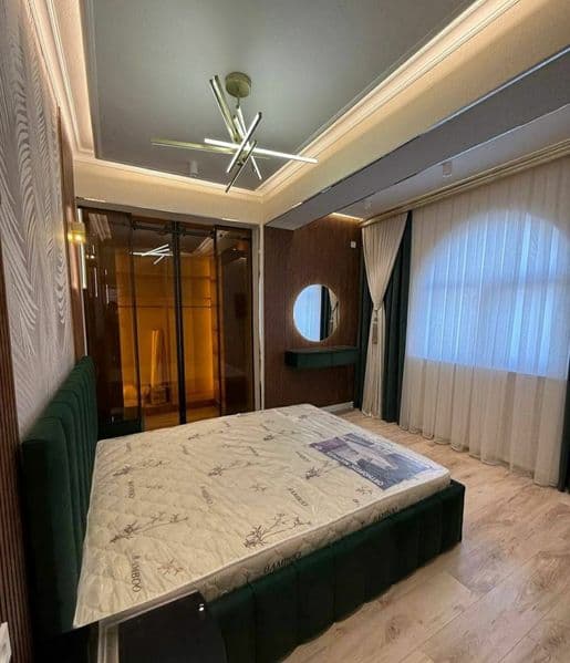 Chorsu bozori oldida 2 xonali uy ijaraga beriladi. Bezmakler